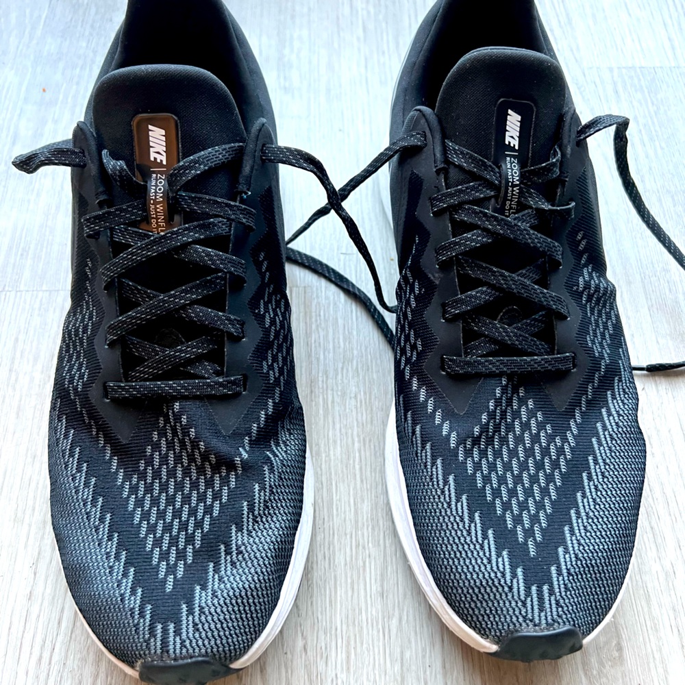 Nike - ZOOM WINFLO